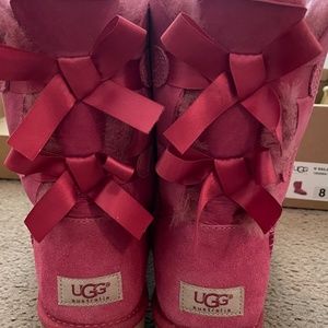 Pink bow uggs
